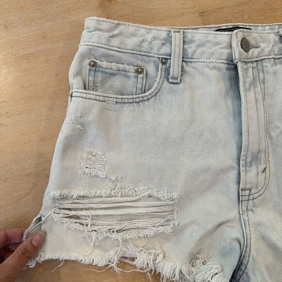 Abercrombie & Fitch Denim Shorts Womens Light Wash Annie High Rise Fringe Sz 27 - Picture 2 of 9